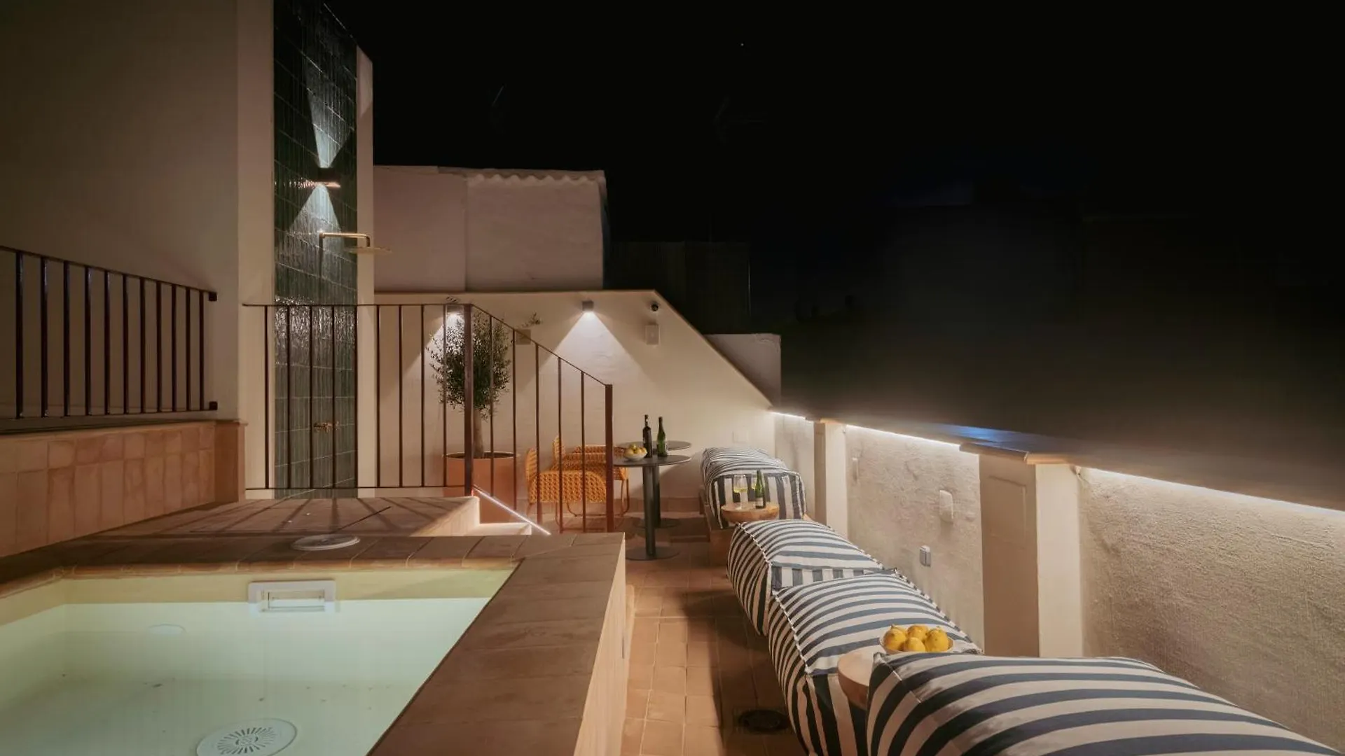 Lirium Casa Patio Hotel Seville Guest house